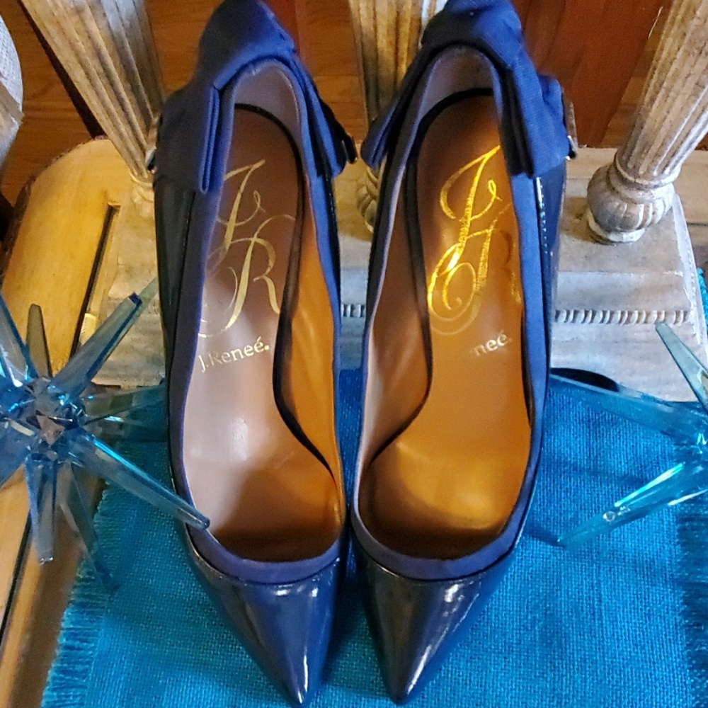 Comfortable loved ladies pumps by JRenee